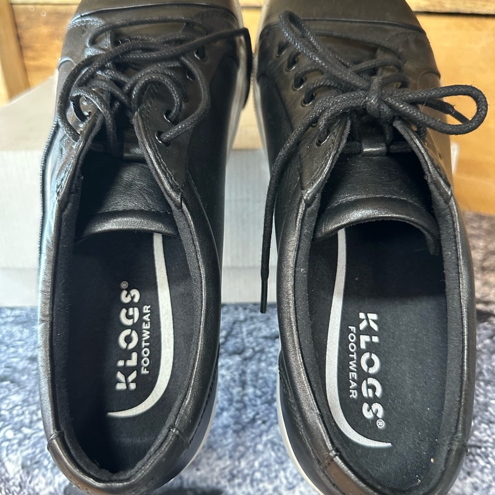 Klogs shoes! Size 8.5!